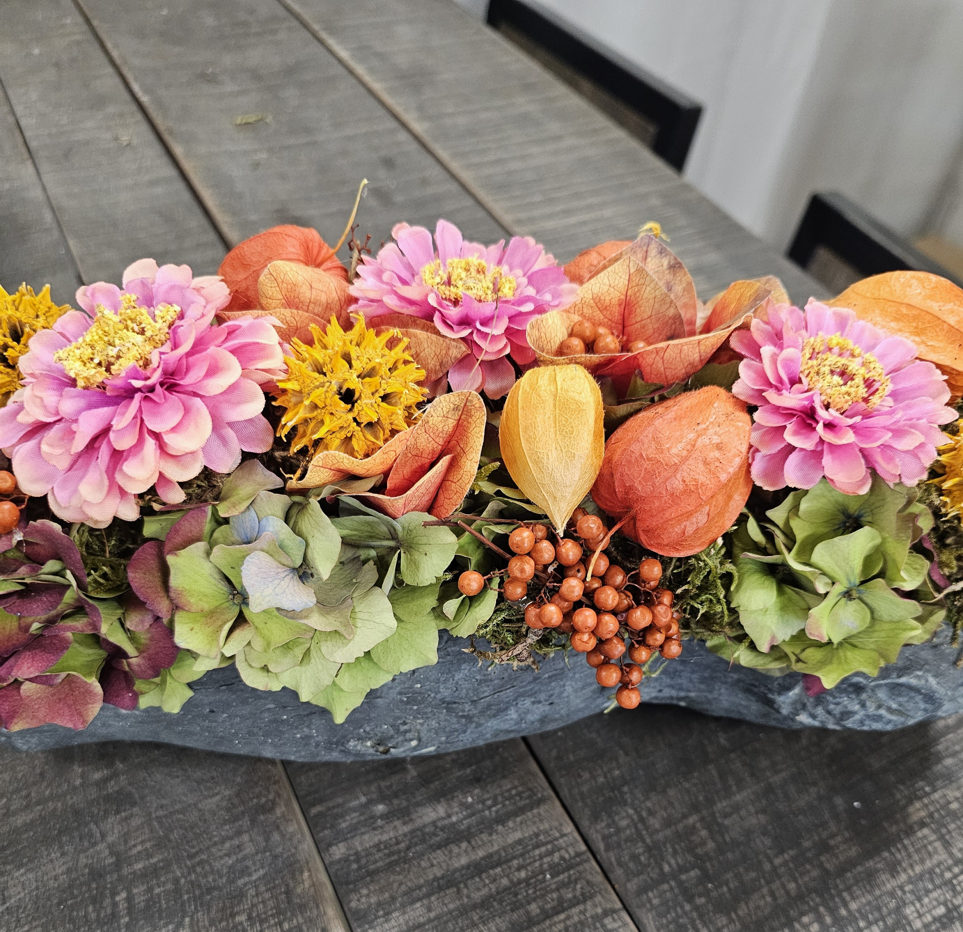 Herfsttableau op steen met houtlook